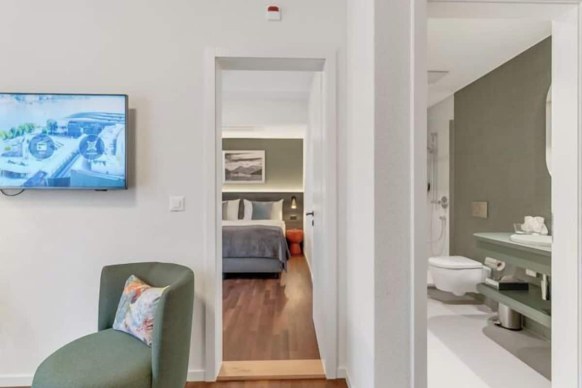 In-room safe, desk, free WiFi, bed sheets
