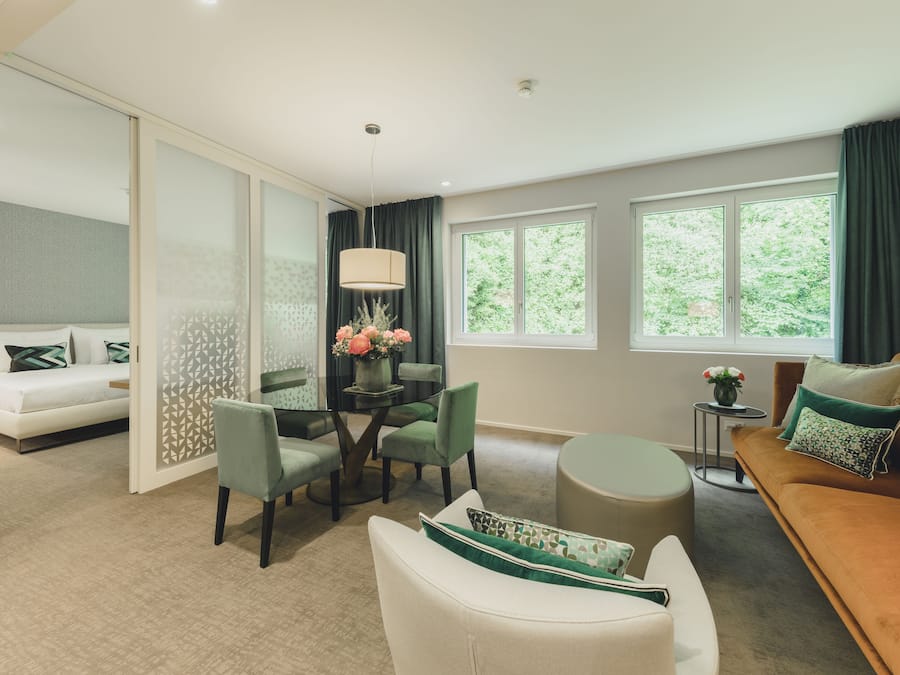 Premium Suite (Boutique) | Premium bedding, down comforters, minibar, in-room safe