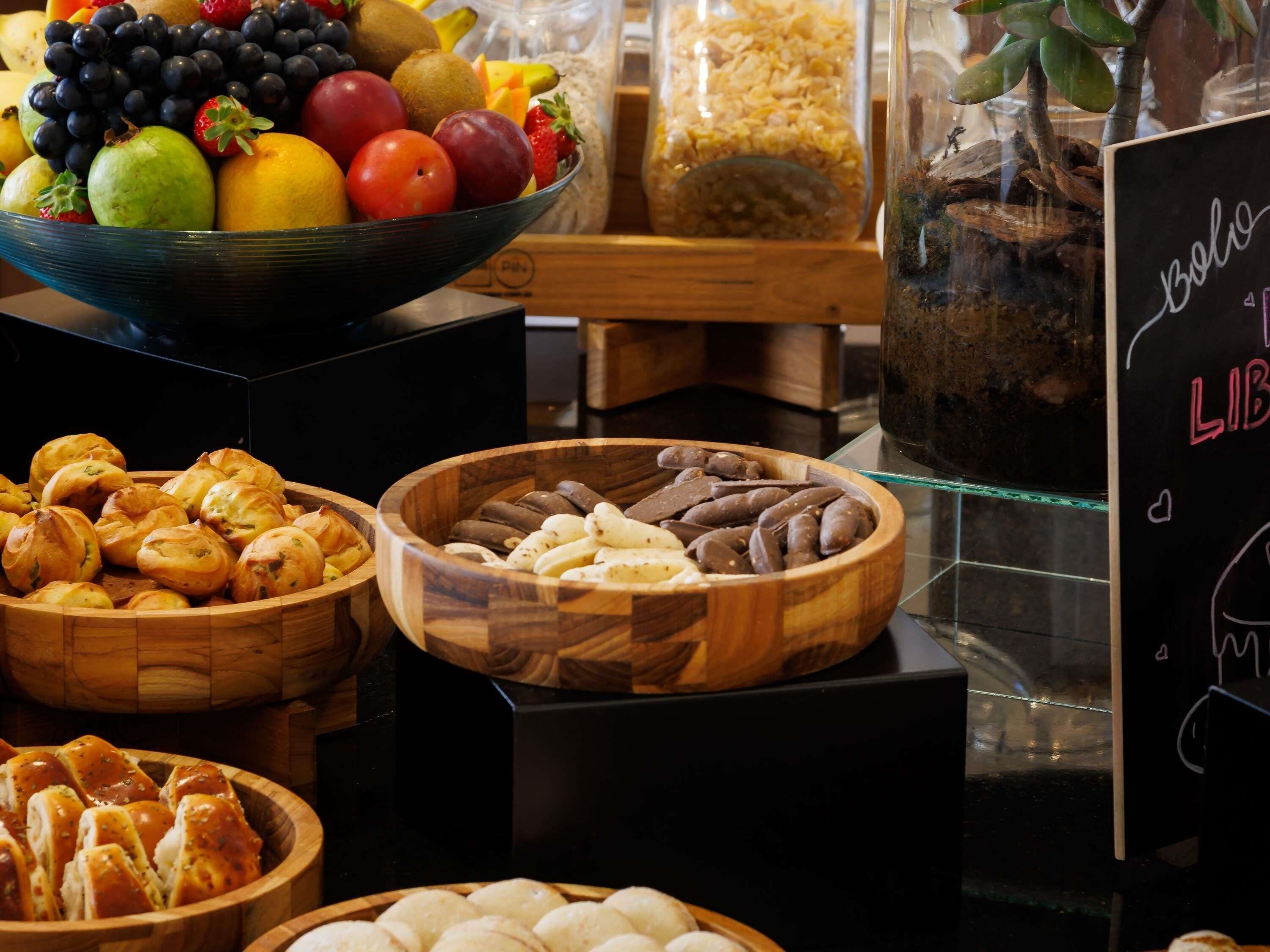 Daily buffet breakfast for a fee