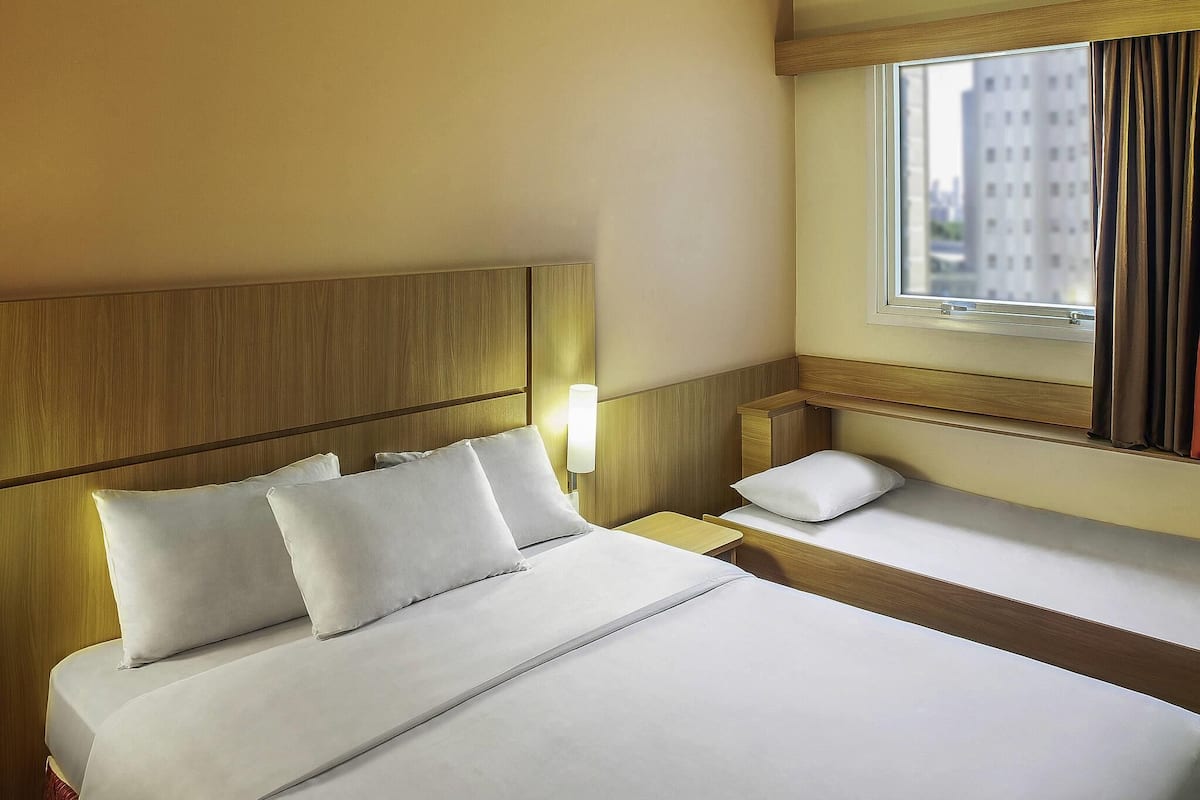 Room, Multiple Beds