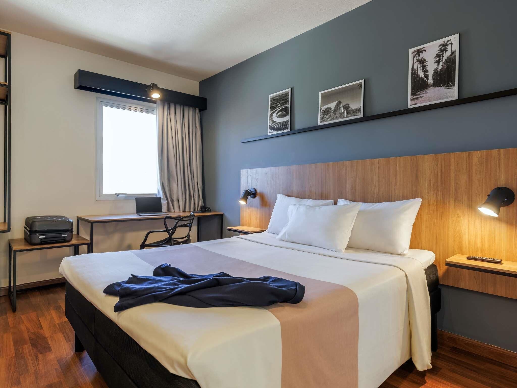 Superior Room, 1 Double Bed | Minibar, in-room safe, desk, blackout curtains