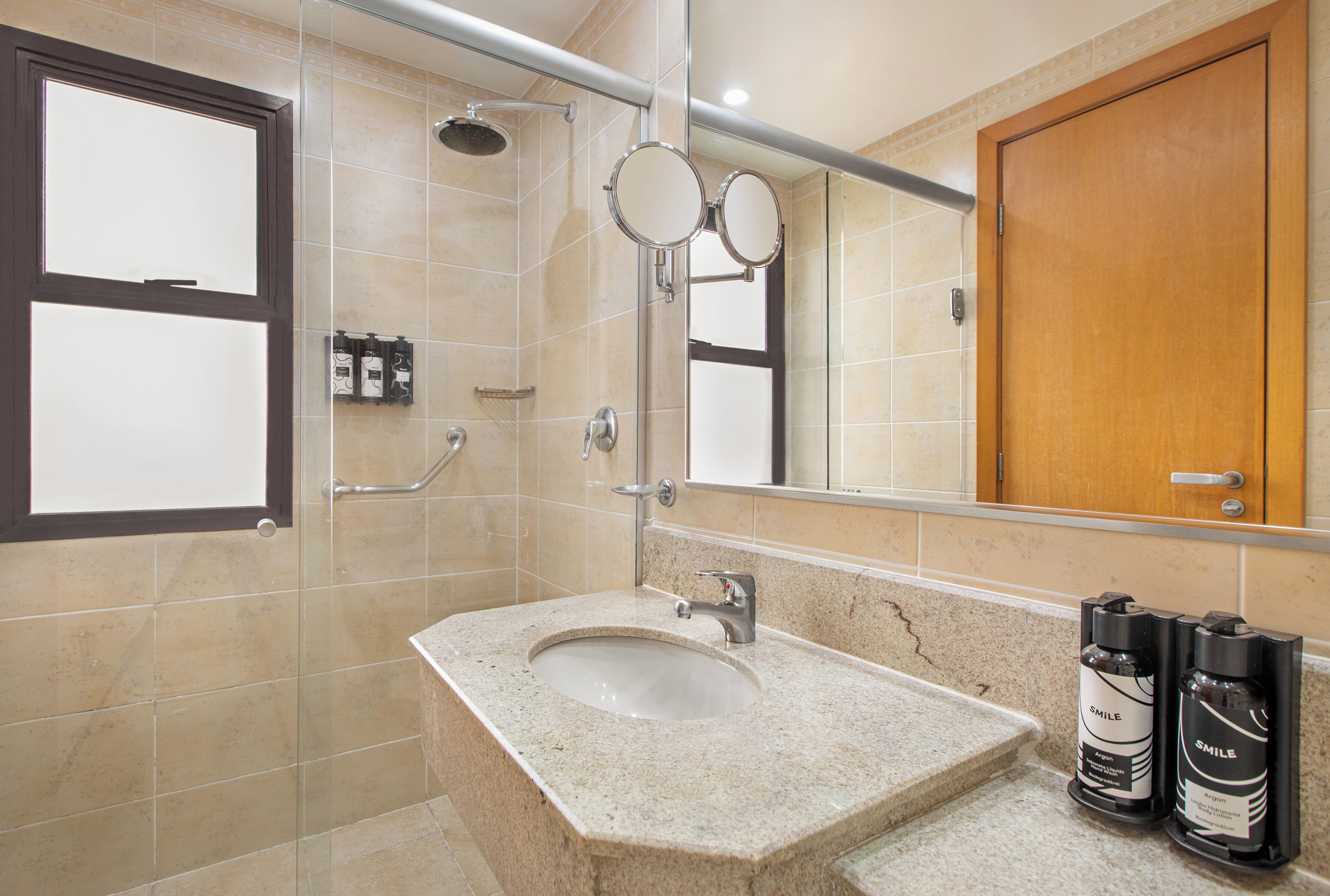 innside twin room | bathroom | eco-friendly toiletries, hair dryer, towels, soap