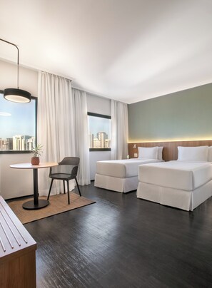 Innside, 双床房, 城市景观 | 1 多间卧室、高档床上用品、免费迷你吧物品、客房内保险箱