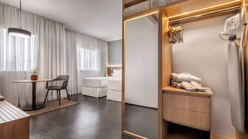 Innside, Twin Room, City View | Premium bedding, free minibar items, in-room safe, desk