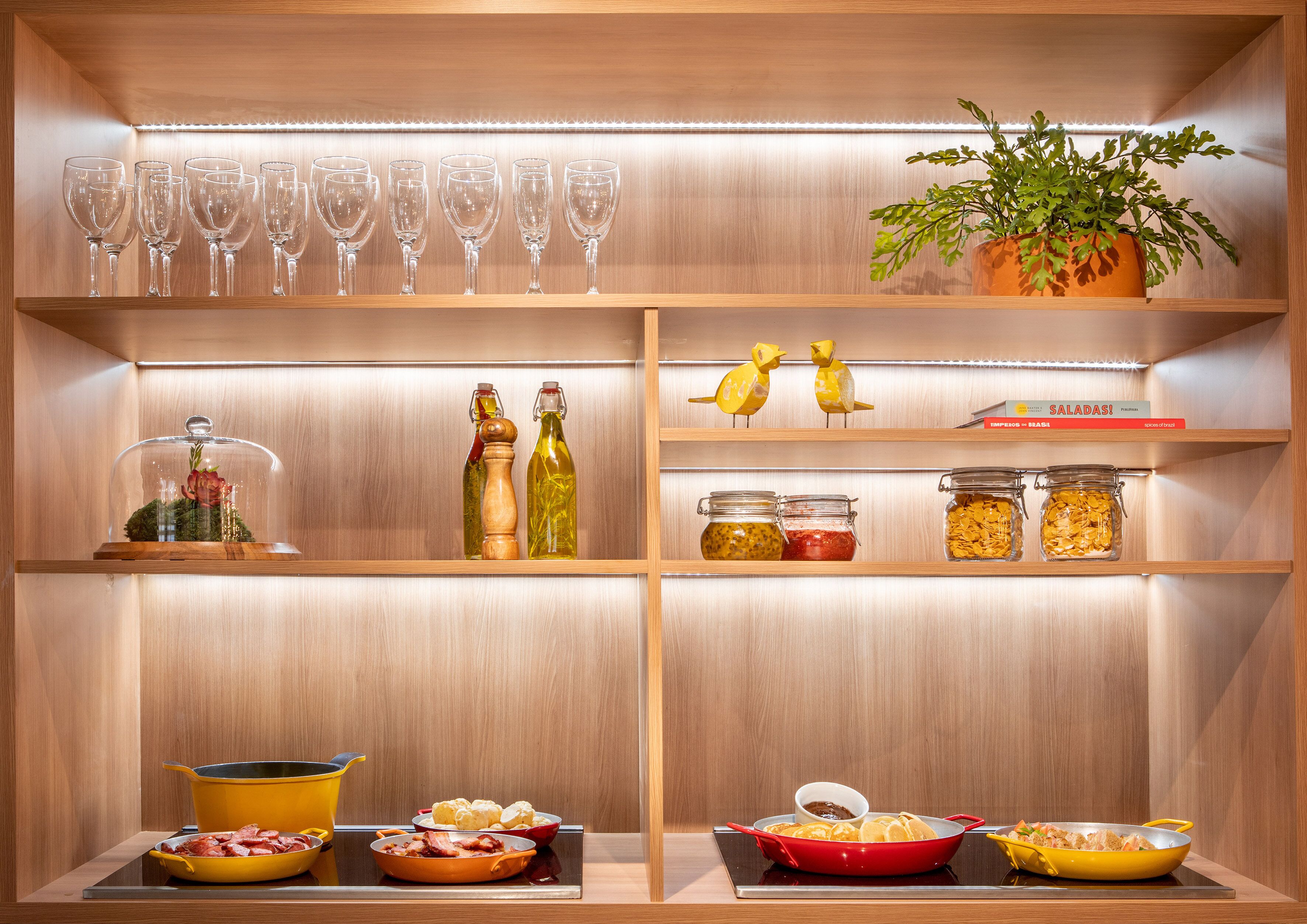 Daily buffet breakfast (BRL 55 per person)