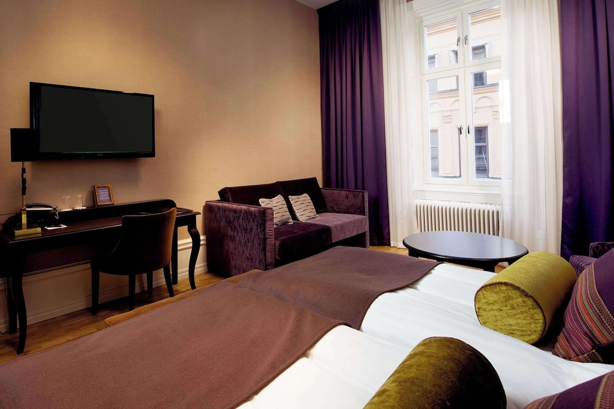 Deluxe Double Room, 1 Double Bed, Non Smoking | Premium bedding, desk, laptop workspace, iron/ironing board