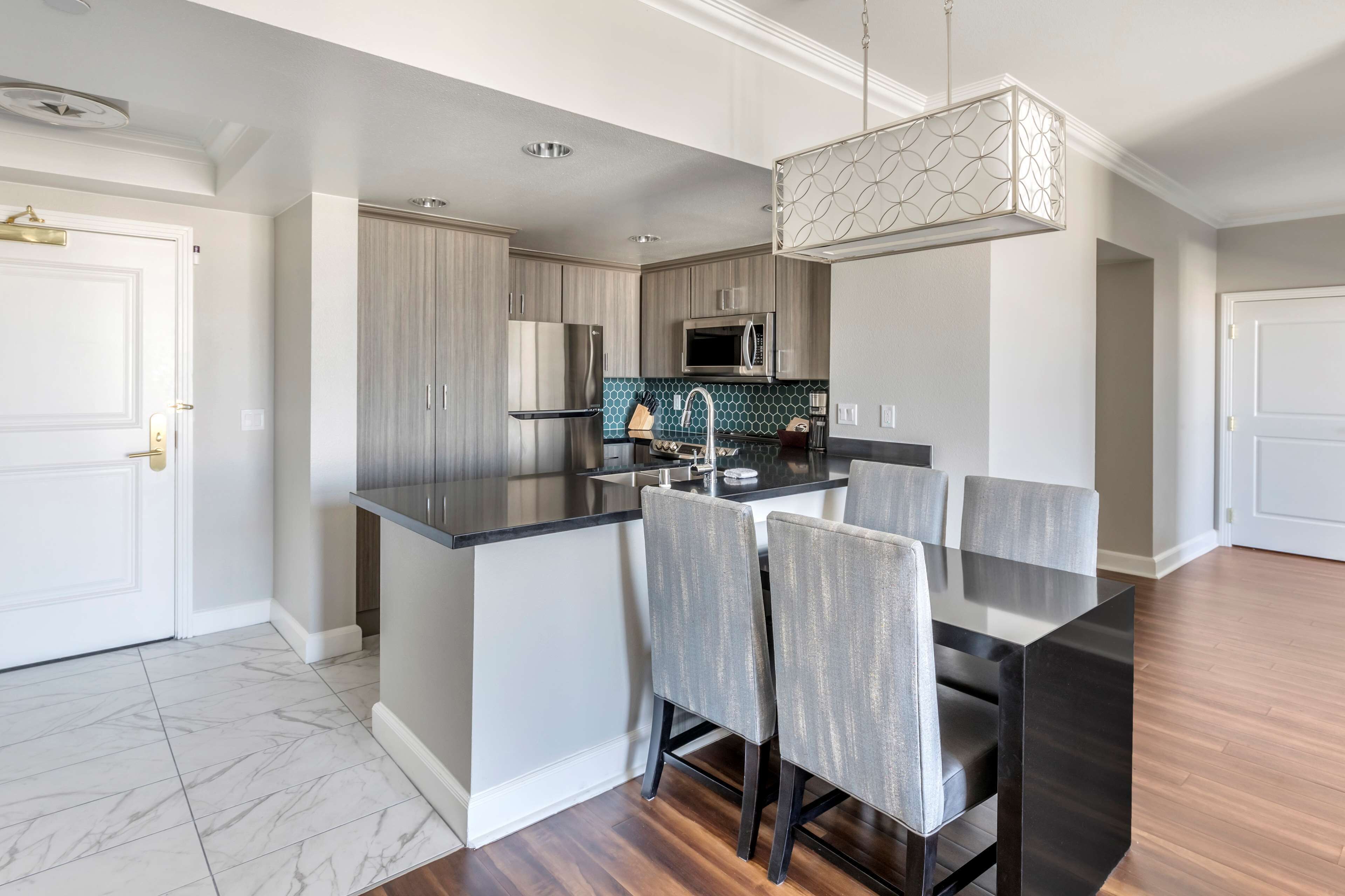 fridge, microwave, coffee/tea maker