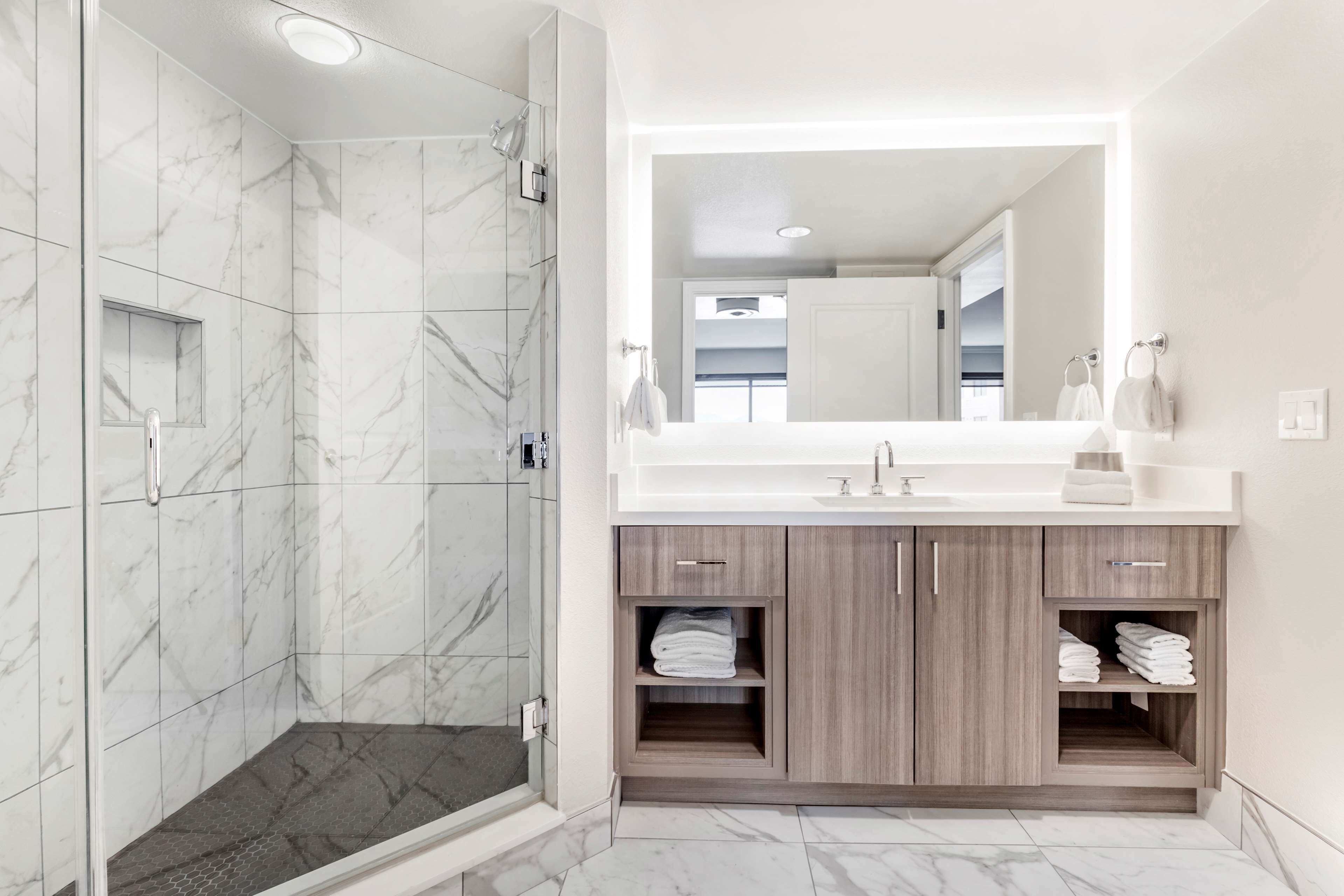 Badkamer met douche