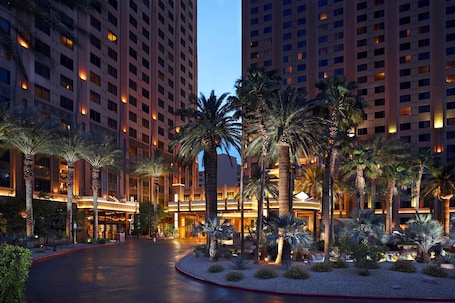 Exterior. Hilton Grand Vacations Club on the Las Vegas Strip
