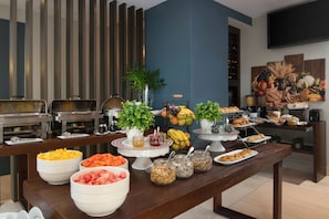 Free daily buffet breakfast