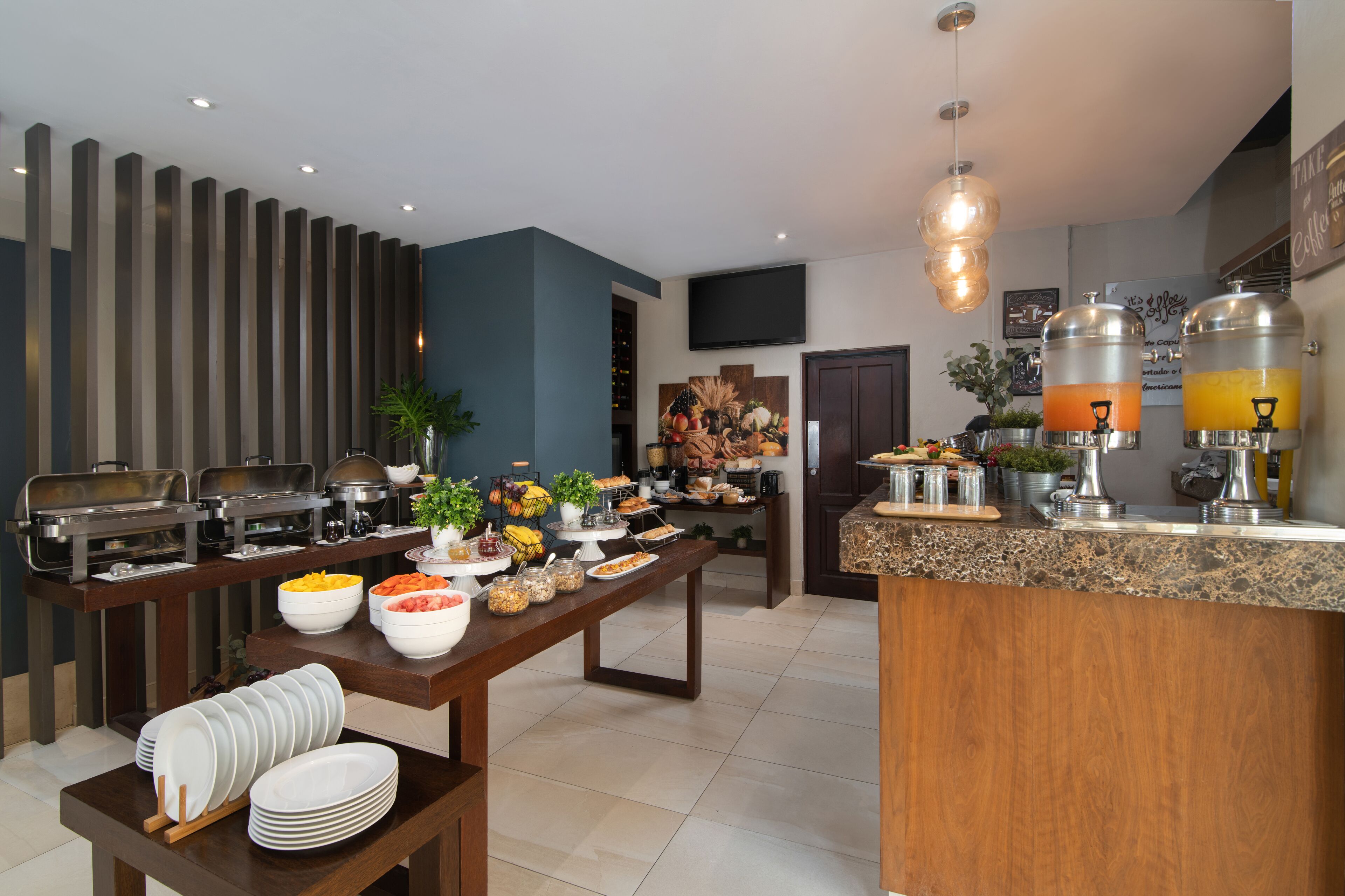 free daily buffet breakfast