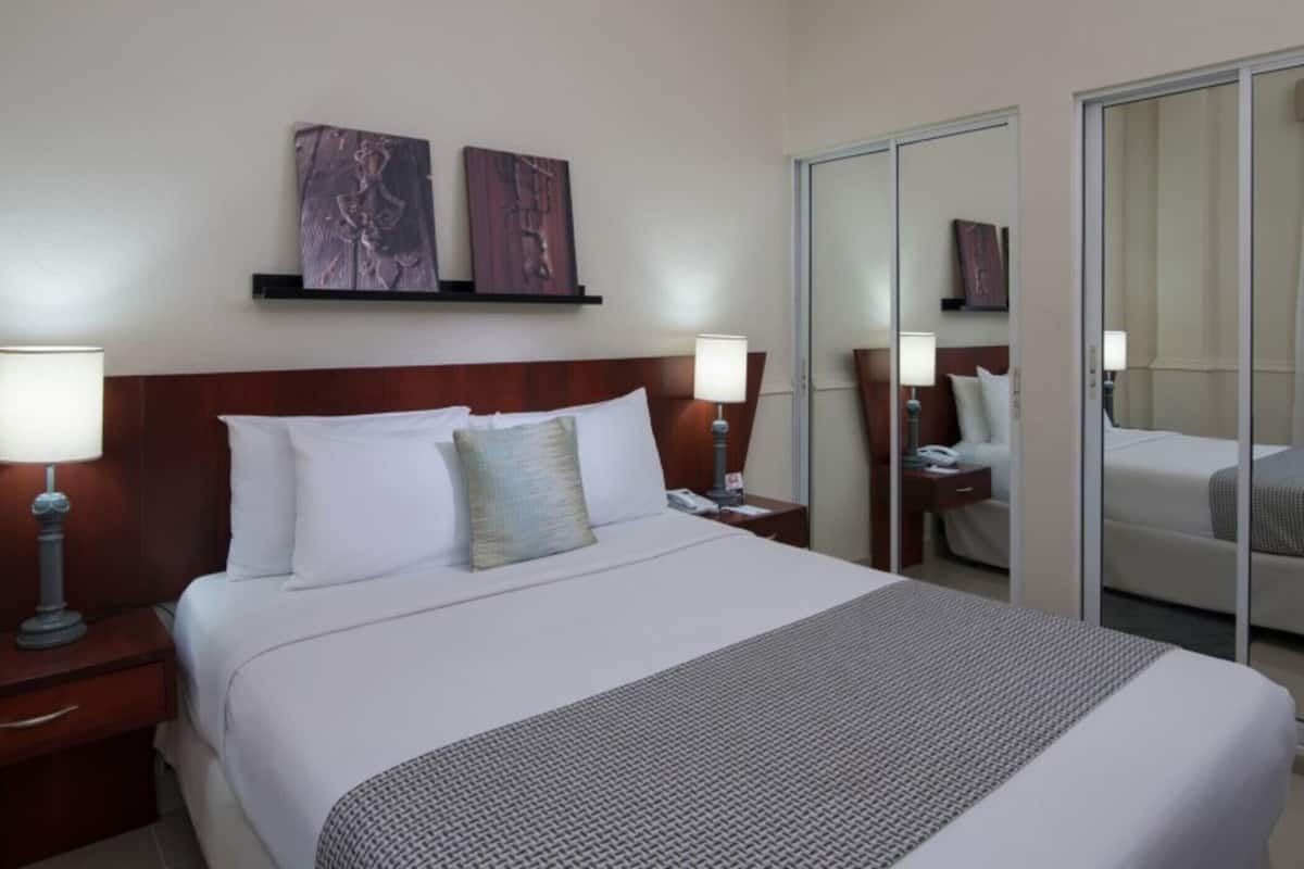 Ropa de cama de alta calidad y minibar
