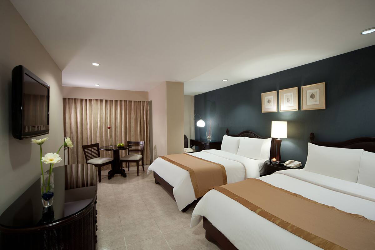 1 bedroom, pillow-top beds, minibar, in-room safe