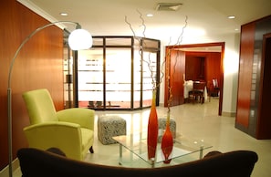Sala de estar en el lobby
