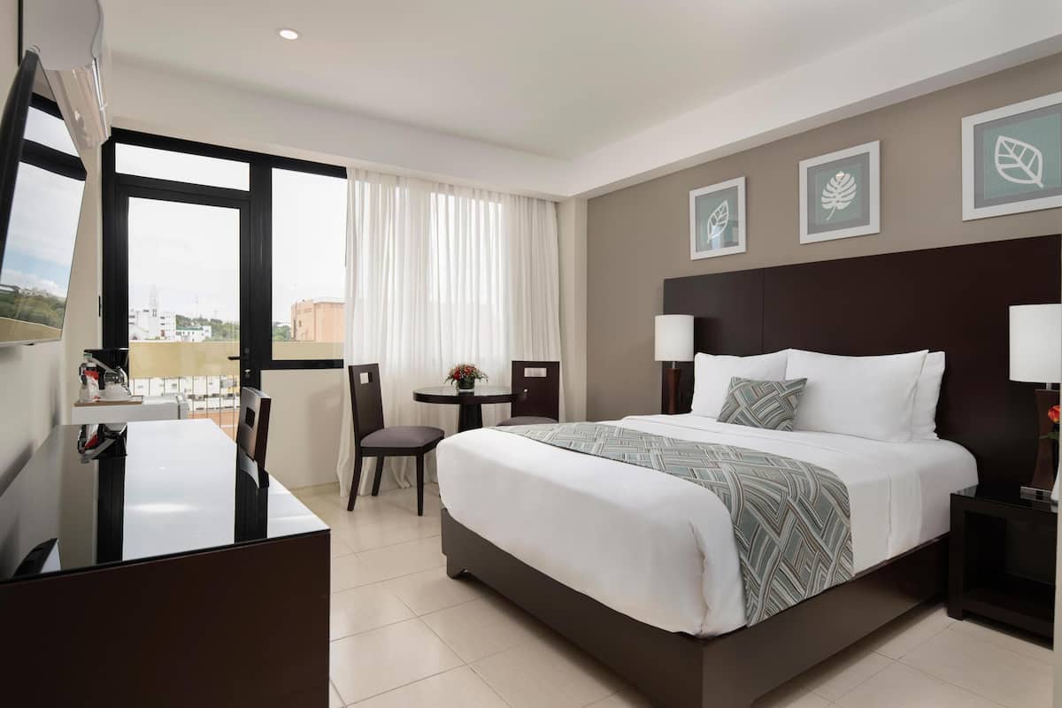 Executive Double Room | Pillow-top beds, minibar, in-room safe, desk