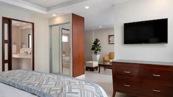 Suite presidencial, 1 cama King size | Baño | Tina y regadera independientes, secadora de cabello, toallas