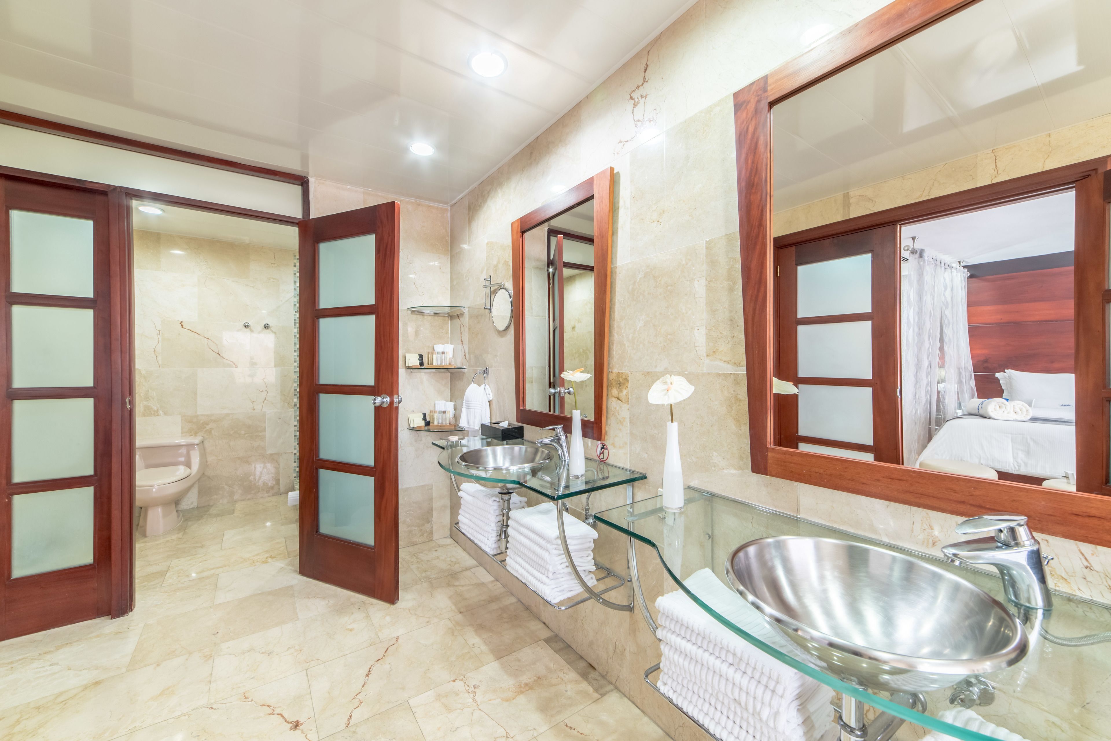 presidential suite (imperial) | bathroom | shower, free toiletries, hair dryer, towels