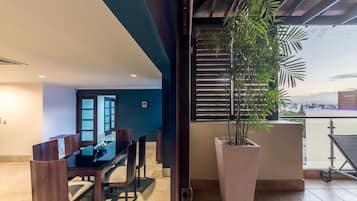 Presidential Suite (Imperial) | Living area