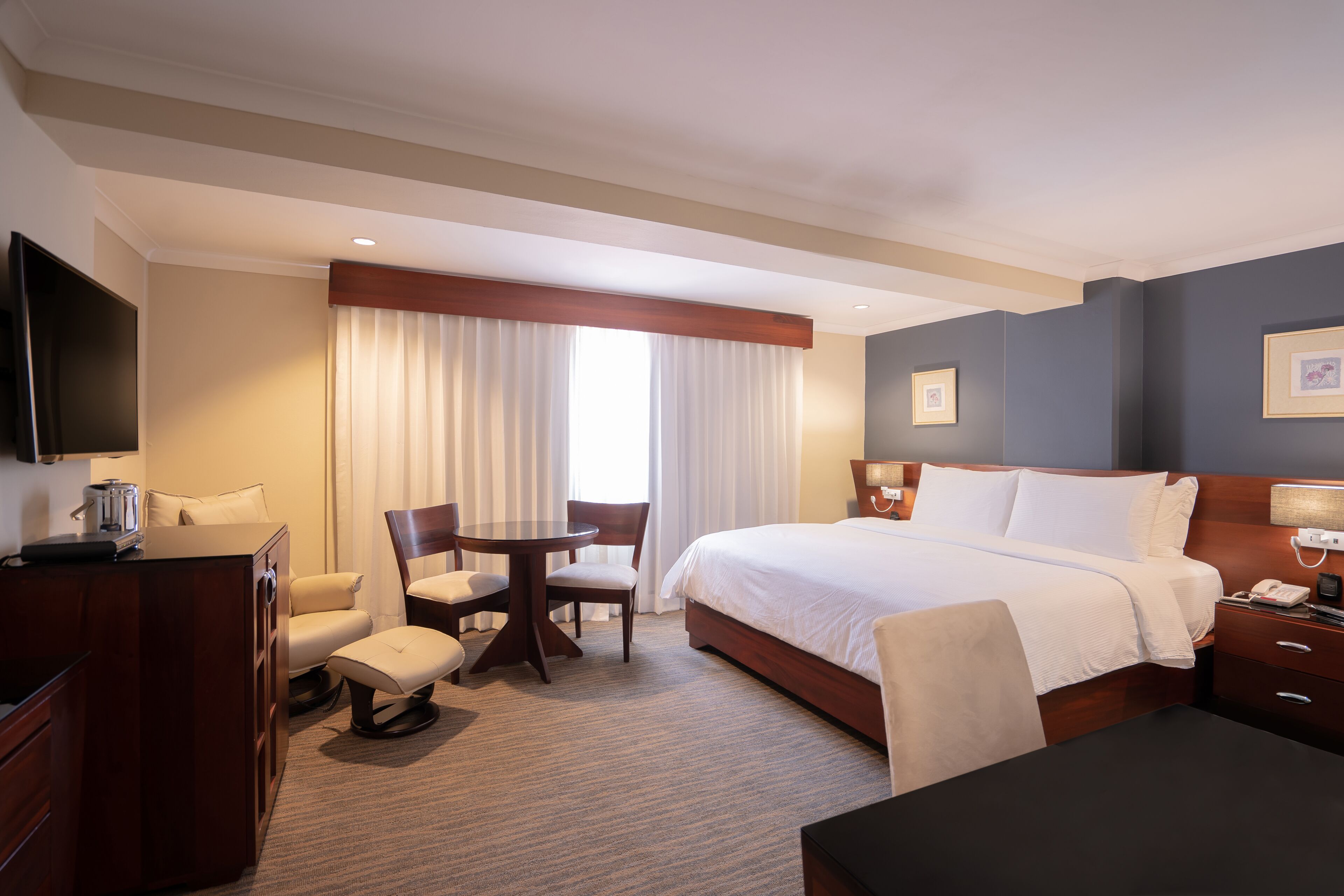 Club Imperial 1 KING BED