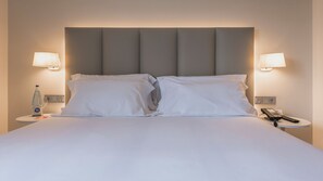 Superior Double Room, City View | Minibar, in-room safe, desk, blackout drapes - Hesperia Murcia Centro (Murcia)