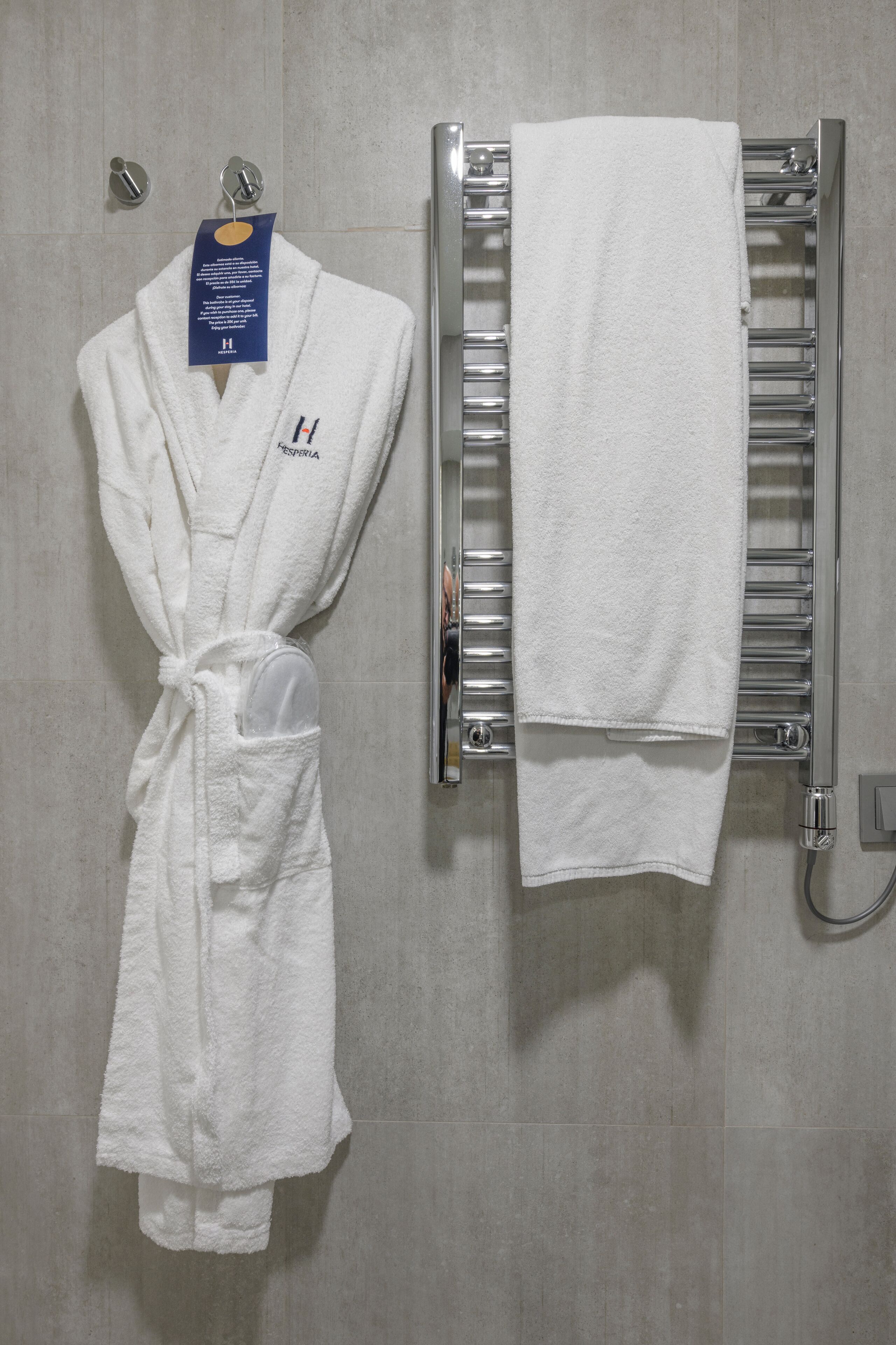 shower, rainfall showerhead, free toiletries, hair dryer