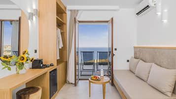 Room, Sea View (Elegant) | Premium bedding, minibar, in-room safe, soundproofing