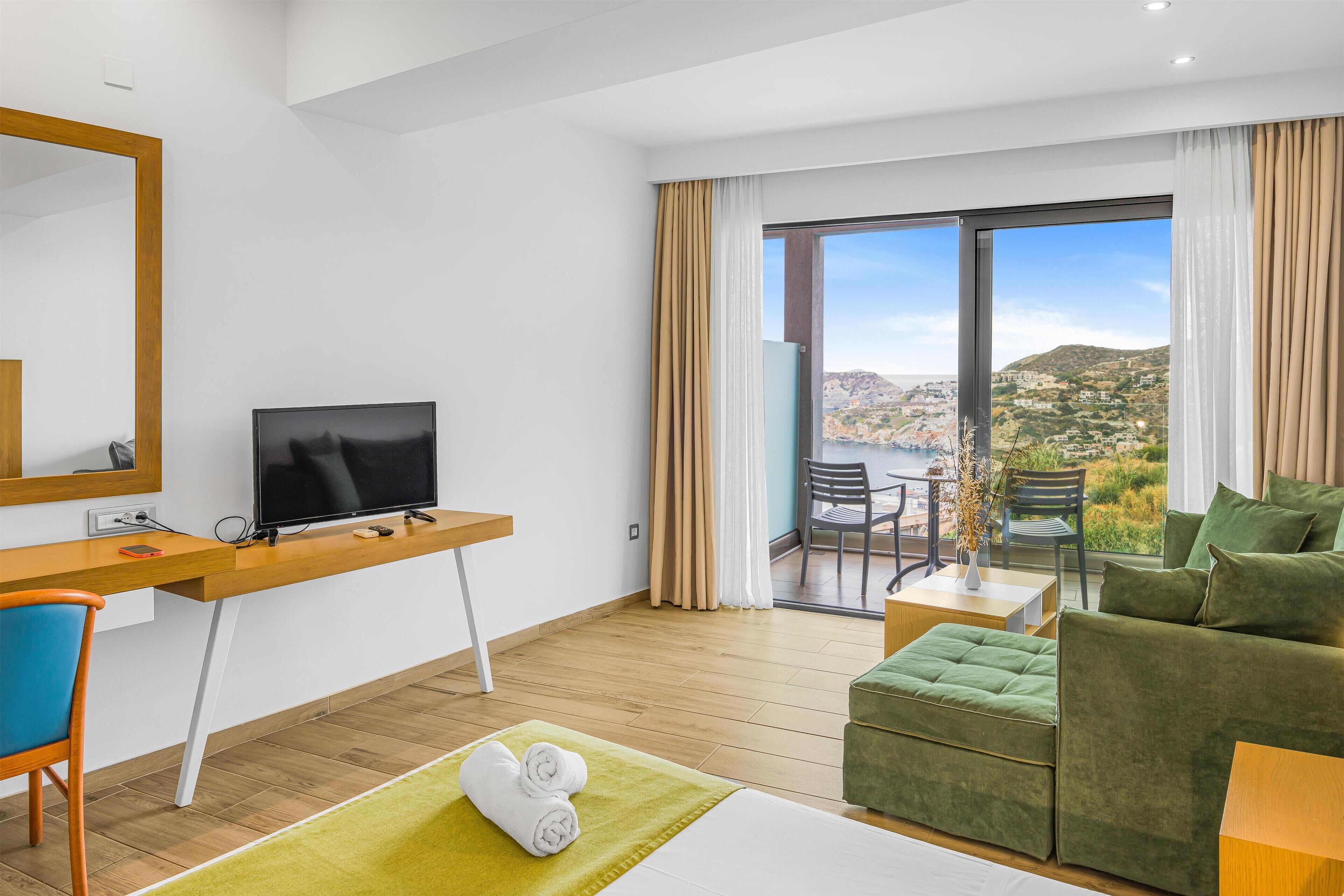 Premium bedding, minibar, in-room safe, soundproofing