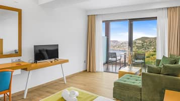 Premium bedding, minibar, in-room safe, soundproofing