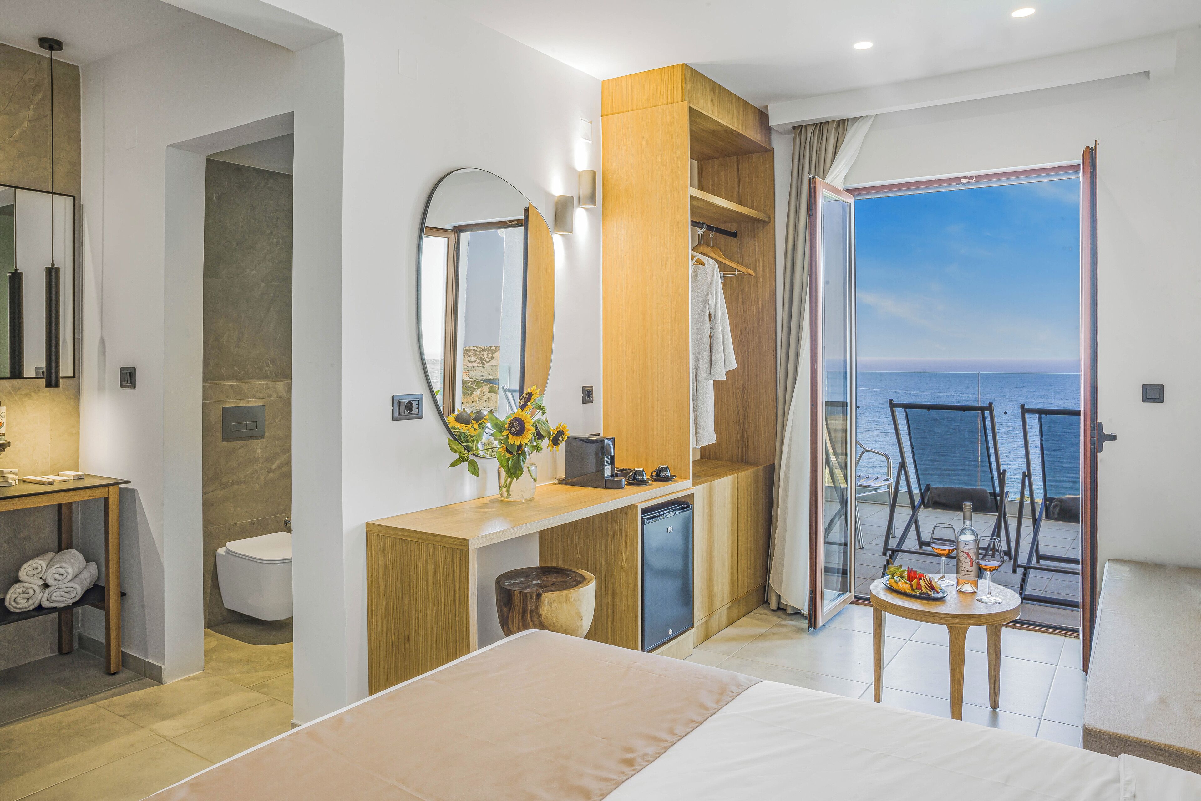 Biancheria da letto di alta qualità, minibar, una cassaforte in camera