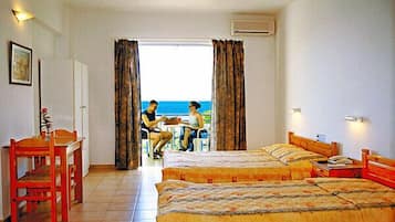 Superior Room | Free cribs/infant beds, bed sheets
