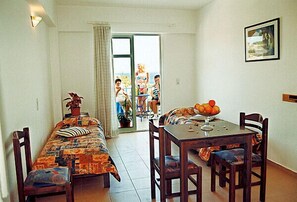 Superior Apartment | Living area - Sofia - Mythos Beach Aparthotel (Mylopotamos)