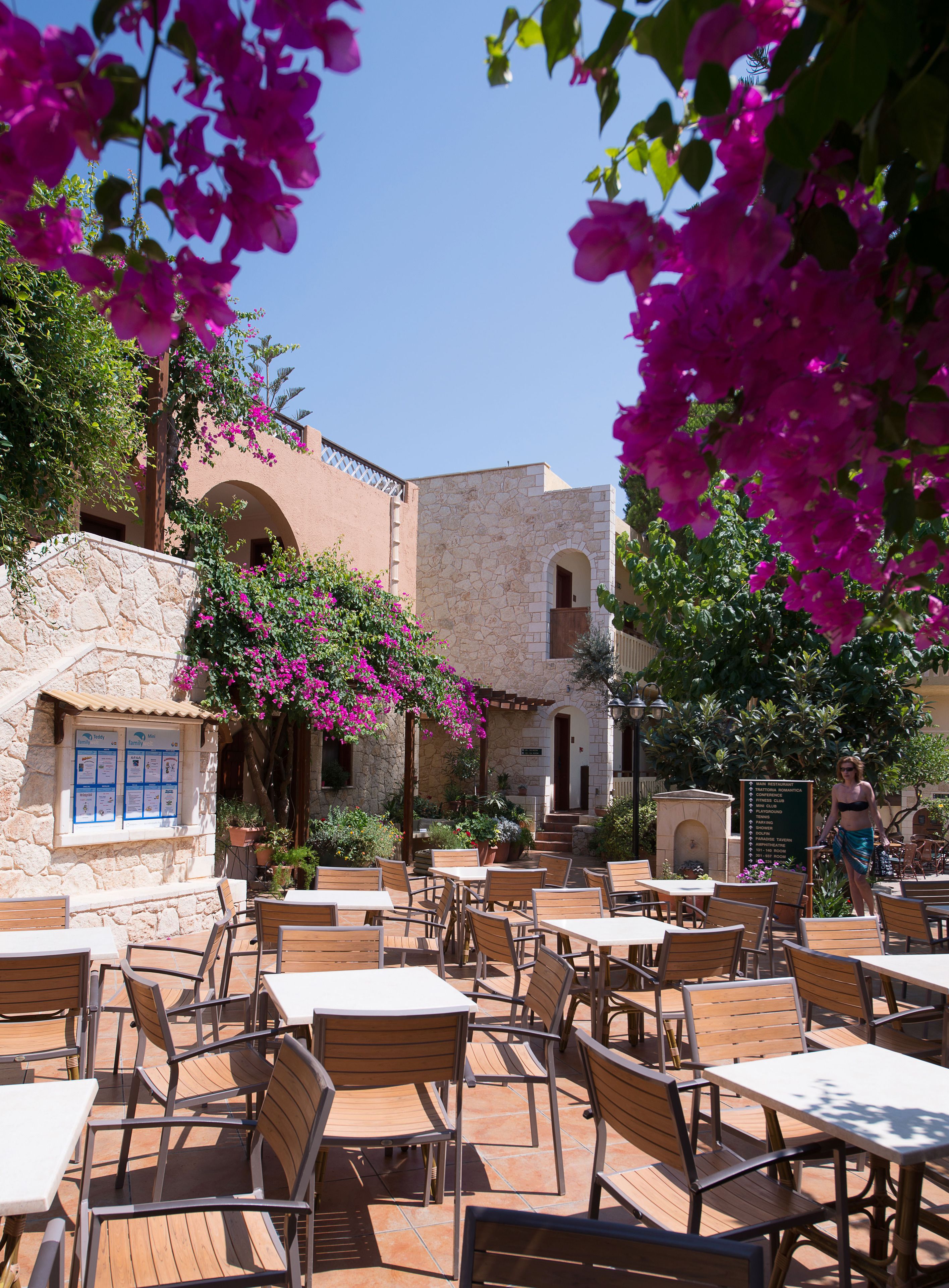 3 restaurants, lunch, dinner served; Italian cuisine