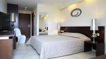 Habitació triple | Cortines opaques i wifi gratuïta