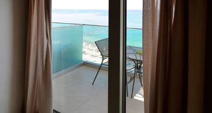 Golden Beach Hotel