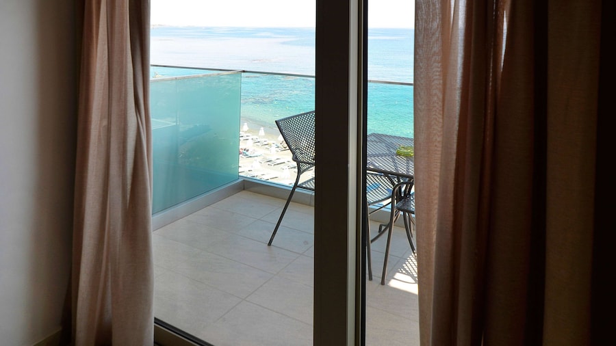 Golden Beach Hotel