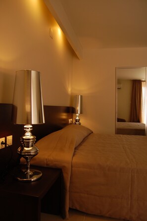 Standard Room (Top Floor) | 1 bedroom, blackout drapes, free WiFi