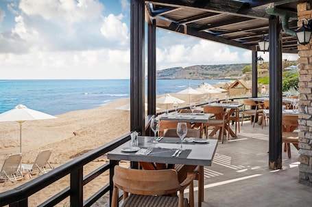 2 Restaurants; Frühstück, Mittagessen und Abendessen werden serviert. Creta Royal - Adults only