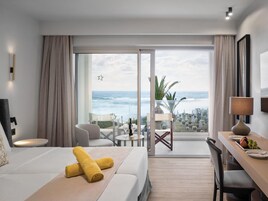 Standard Room, Sea View | In-room safe, desk, blackout drapes, soundproofing