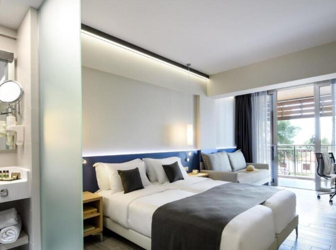 Minibar, in-room safe, desk, blackout curtains
