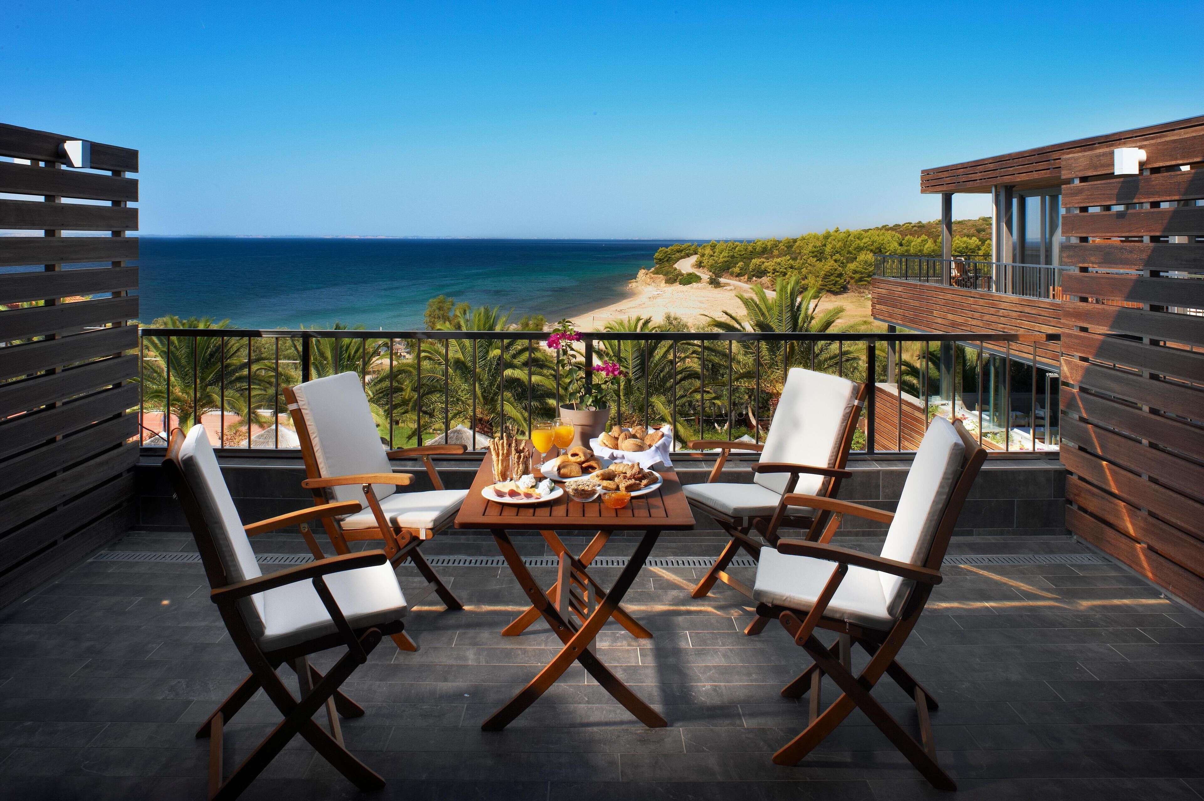 Minibar, in-room safe, desk, blackout drapes