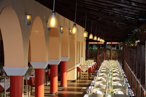 2 restaurants, breakfast, lunch, dinner served; local cuisine