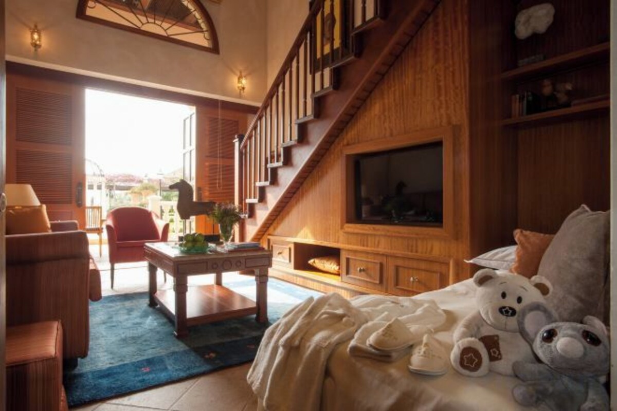Family Duplex Suite On Royal Garden