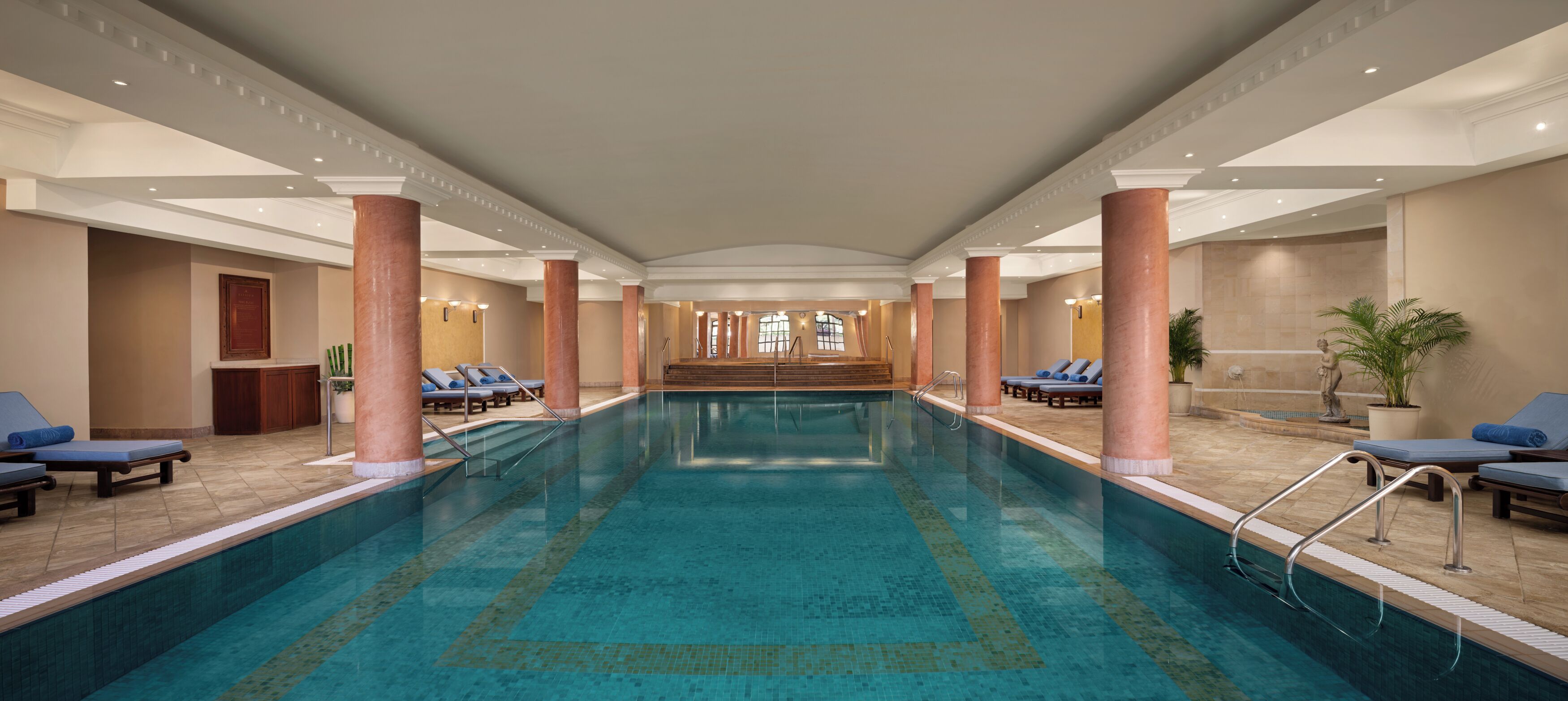 Indoor pool, 2 outdoor pools, sun loungers