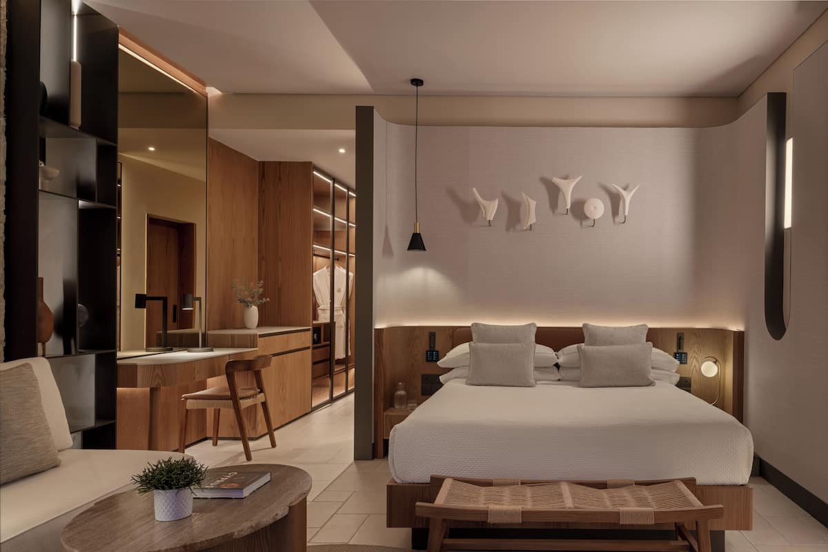 Hypo-allergenic bedding, down duvets, minibar, in-room safe