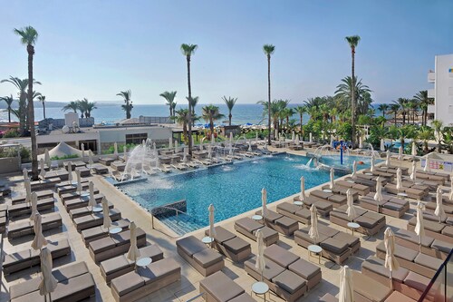 Nelia Beach Hotel & Spa