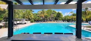 Ocean views, open selected days - Banana Bay Resort & Marina (Marathon)