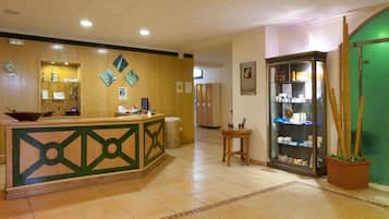 Sauna, tina de hidromasaje, baño de vapor y baño turco o hammam