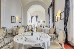 Daily buffet breakfast (EUR 12 per person)