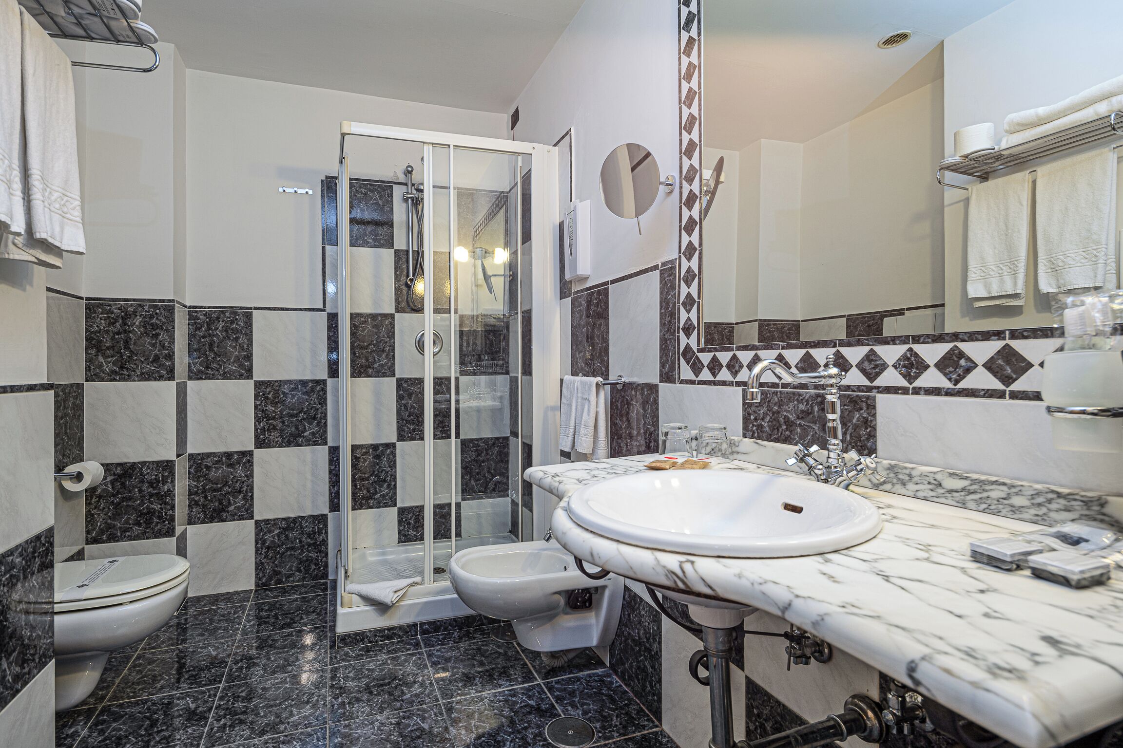 Photo - Hotel De La Ville