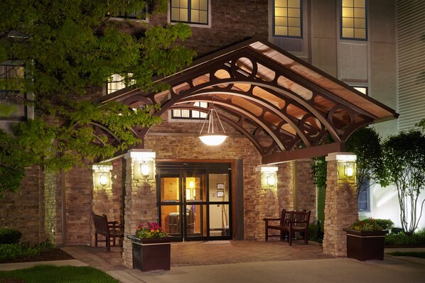 Exterior - Staybridge Suites Chicago - Glenview by IHG (Glenview)